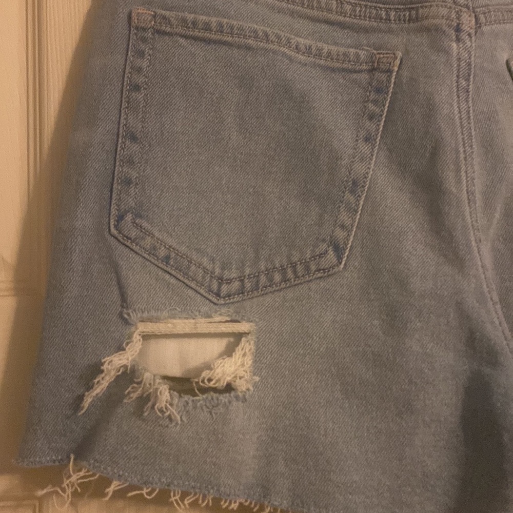Hollister Ultra High Rise Mom Shorts - Picture 3 of 7